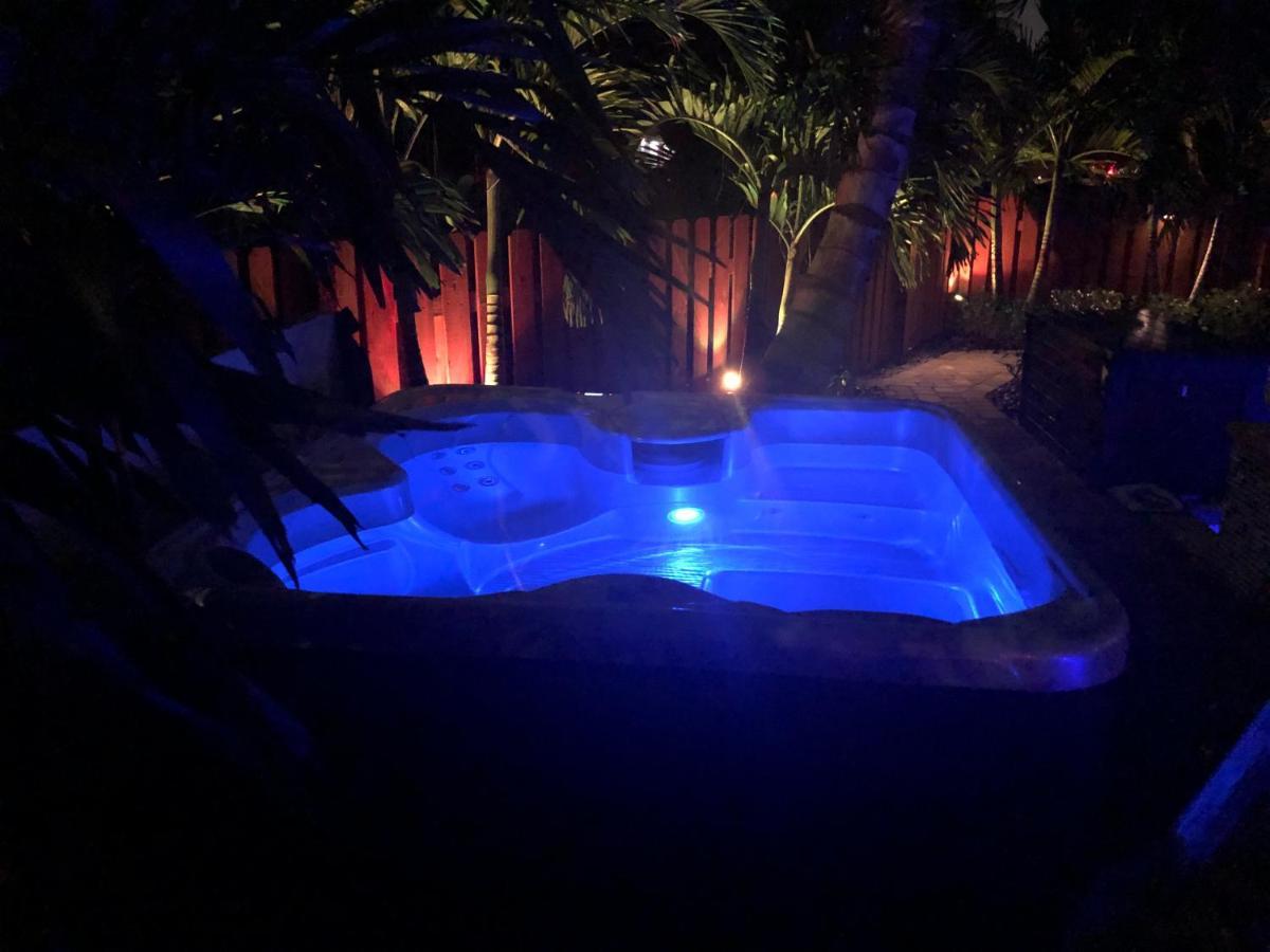 Billy'S Resort- Men Only - Solo Hombres Wilton Manors Exteriör bild